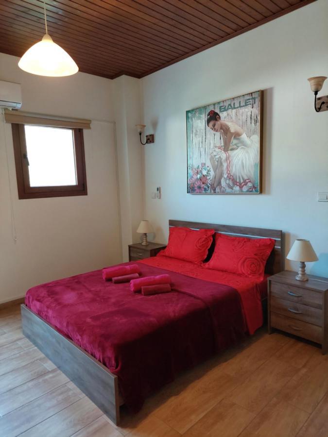 Love Holiday Suite 2 Tris Elies Exterior foto
