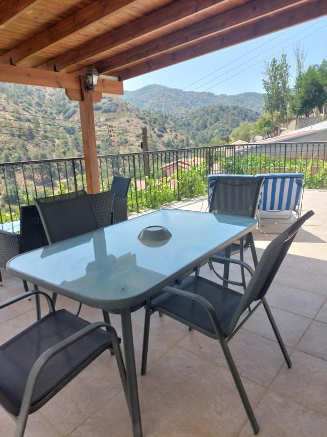 Love Holiday Suite 2 Tris Elies Exterior foto